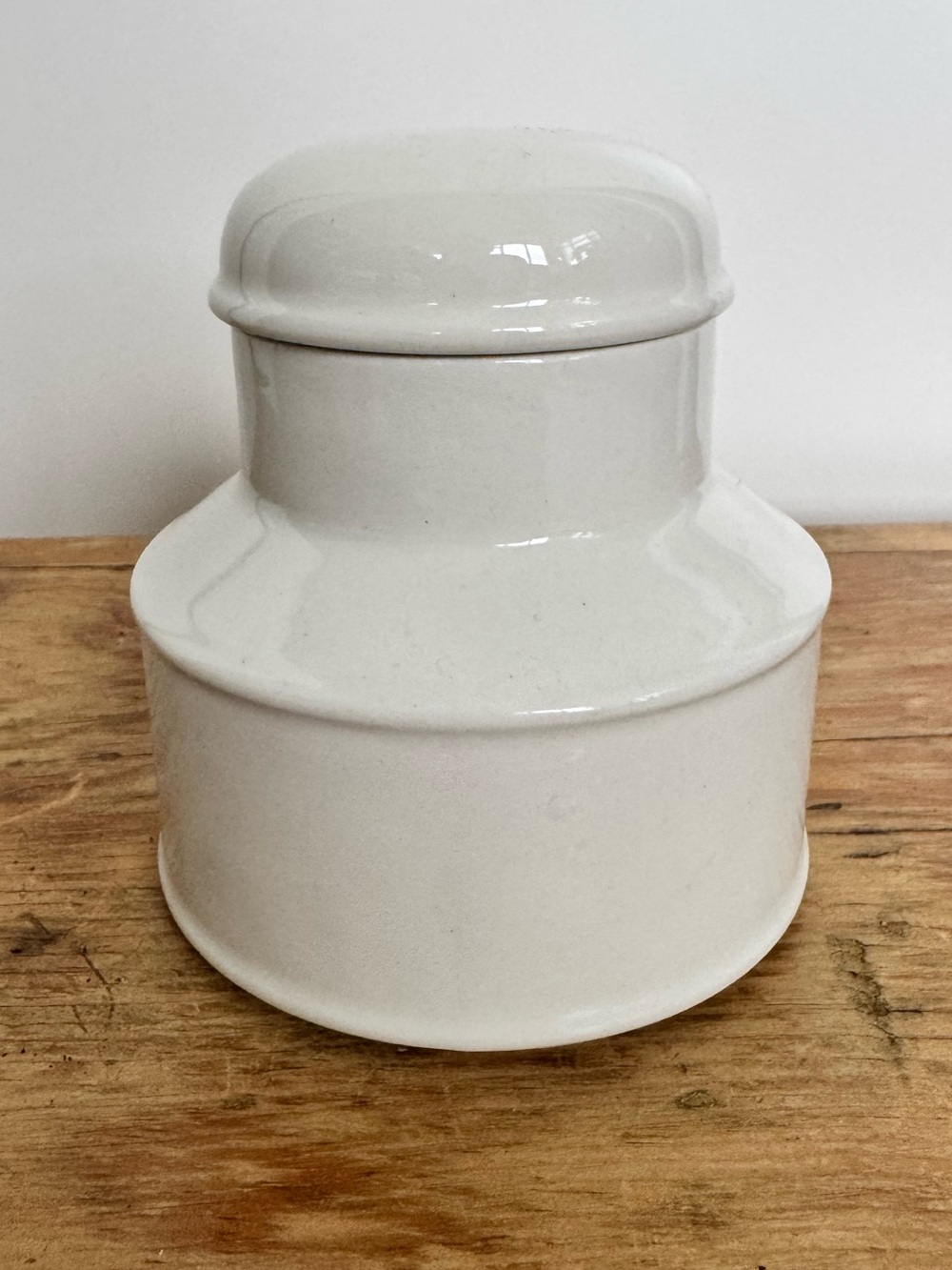 Ceramic sugar bowl with lid from the 'Stonehenge White' pattern by Midwinter Ltd